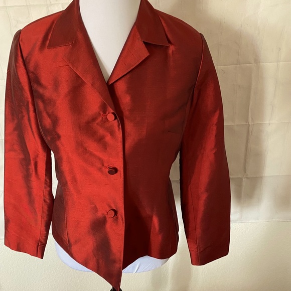 Due’ per Due’ petite all Silk Red Blazer Size 6P Preowned - Picture 1 of 4